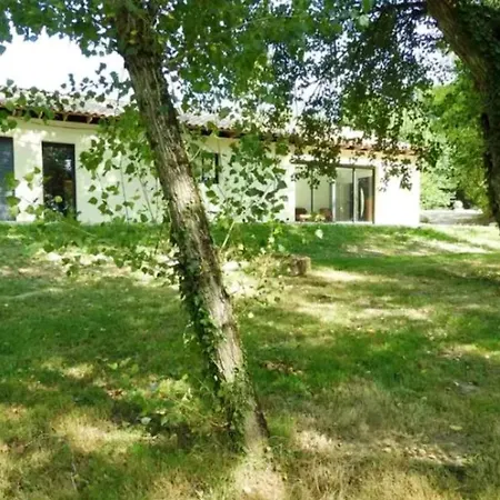 Villa de 4 chambres a Saint Remy avec magnifique vue sur la ville piscine privee et jardin clos * Saint-Rémy